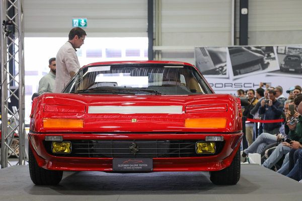 Ferrari 512 BBi (1982) - Lot 21 an der Swiss Classic World Versteigerung der Oldtimer Galerie am 1. Juni 2024