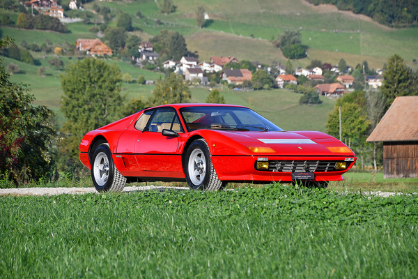 Ferrari 512 BBi (1982) - als Lot 135 an der "Gstaad Classic Car Auction" der Oldtimer Galerie Toffen am 29 Dezember 2023