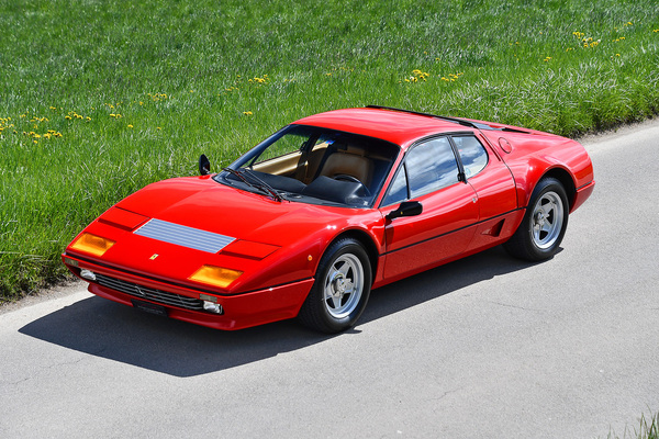 Bild: Ferrari 512 BBi (1982) - als Lot 35 angeboten an der Swiss Classic World Versteigerung der Oldtimer Galerie Toffen in Luzern am 3. Juni 2023