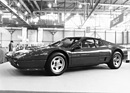 Ferrari 512 BBi (1982) - am Genfer Automobilsalon von 1982 - neuerdings mit Einspritzanlage ausgerüstet und damit auch in der Schweiz wieder zulassungsfähig, mit 122'500 Franken günstig im Vergleich zum Countach