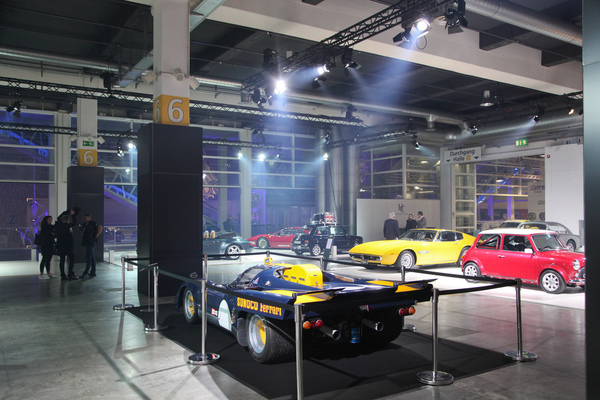 Ferrari 512 M (1971) - inmitten von Serienautos - Auto Zürich 2019