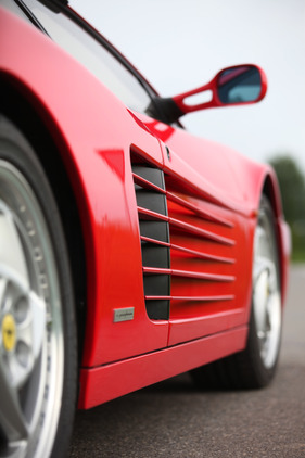 Ferrari 512 M (1995) - die berühmten Lufteinlässe auf der Seite