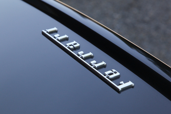 Ferrari 550 Maranello (1997) - Ferrari-Schriftzug auf dem Heck