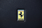 Bild: Ferrari 550 Maranello (1997) - das springende Pferd auf dem Bug
