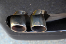 Ferrari 550 Maranello (1997) - zwei Doppelauspuffe am Heck