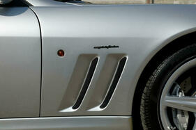 Ferrari 575 M Maranello F1 (2003) - Luftauslässe auf der Flanke