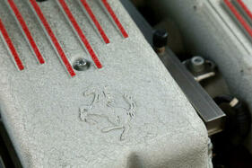 Ferrari 575 M Maranello F1 (2003) - Pferdchen auch auf den Zylinderköpfen