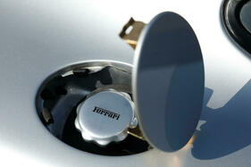 Ferrari 575 M Maranello F1 (2003) - natürlich steht auch auf dem Tankdeckel Ferrari