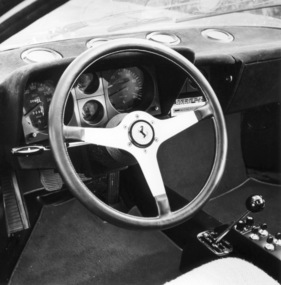 Ferrari BB (1971) - Lenkrad und Amaturenbrett des Prototypen