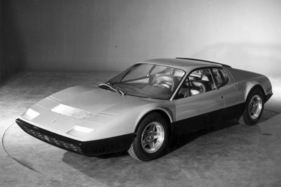 Ferrari BB (1971) - ein Vorserienfahrzeug von schräg vorne gesehen