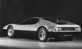 Ferrari BB (1971) - vier Heckleuchten und vier Auspuffrohre bei diesem Vorserienmodell