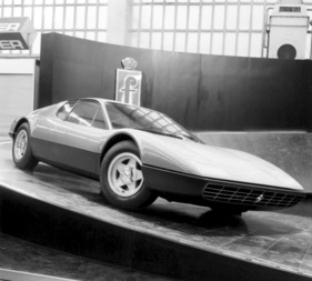 Ferrari BB Berlinetta Boxer am Genfer Automobilsalon 1972 - bereits von Turin bekannte wunderschöne Pininfarina-Schöpfung