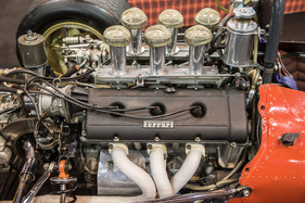 Ferrari Dino 166 F2 (1967) - als Formel-2-Autos sechs Zylinder hatten - Rétromobile Paris 2016