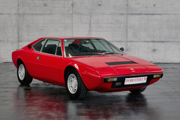 Bild: Ferrari Dino 208 GT4 (1976) - als Lot 47 angeboten an der Dorotheum Versteigerung anlässlich der Classic Expo Salzburg 2021