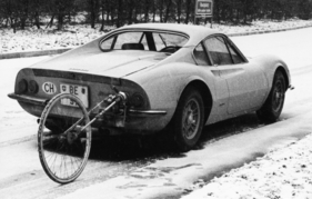Ferrari Dino 246 GT (1971) - Bei den Fahrleistungsmessungen in den Winter geraten