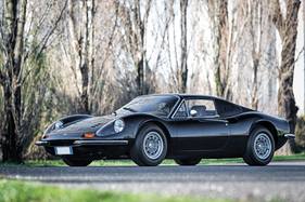 Ferrari Dino 246 GTS 'Chairs & Flares' by Scaglietti (1973) - als Lot 162 angeboten an der Versteigerung von RM/Sotheby's in Paris am 5. Februar 2020