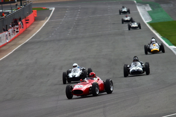 Ferrari Dino von 1961 bei den Maserati HGPCA - Maserati HGPCA Pre 66 Grand Prix - Silverstone Classic 2017