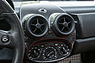 Ferrari Enzo (2003) - grosse Lufteinlässe mit Ferrari-Pferdchen in der Mitte (© Robin Adams - Courtesy RM Sotheby's, 2025) Ferrari Enzo (2003) - grosse Lufteinlässe mit Ferrari-Pferdchen in der Mitte (© Robin Adams - Courtesy RM Sotheby's, 2025)