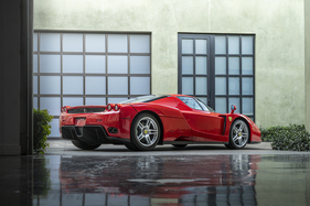 Ferrari Enzo (2003) - mit grossem Diffusor am Heck Ferrari Enzo (2003) - mit grossem Diffusor am Heck