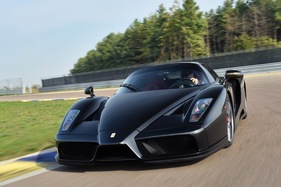 Ferrari Enzo (2004) - als Lot 138 angeboten an der RM/Sotheby's Versteigerung in Paris am 3. Februar 2016