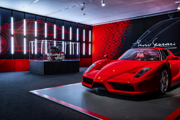 Ferrari Enzo -Hypercars exhibition