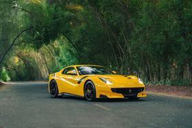 Ferrari F12tdf (2016) - als Lot 157 an der RM/Sotheby’s Dubai Versteigerung 2024