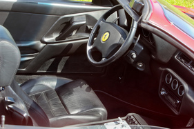 Ferrari F355 F1 Spider (1999) - allows a good seating position