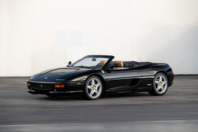 Ferrari F355 Spider (1995) - Lot 147 an der RM/Sotheby's Miami Versteigerung vom 1./2. März 2024