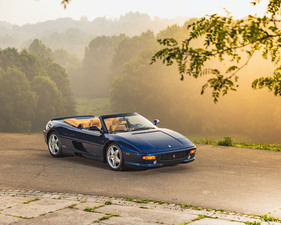 Ferrari F355 Spider (1999) - als Lot 108 angeboten an der RM/Sotheby's Monterey Versteigerung vom 17. bis 19. August 2023 Ferrari F355 Spider (1999) - als Lot 108 angeboten an der RM/Sotheby's Monterey Versteigerung vom 17. bis 19. August 2023