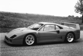 Ferrari F40 (1987) - das Design stammt von Fioravanti, der Design-Chef bei Pininfarina war