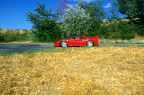Ferrari F40 (1987) - erste Probe- und Testfahrten