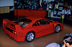 Ferrari F40 (1987) - viel Interesse am neuen Strassensportwagen bei der Vorstellung in Maranello
