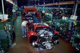 Ferrari F40 (1989) - Endmontage auf zwei Fertigungsstrassen