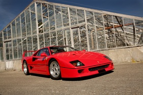 Ferrari F40 (1989) - als Lot 229 angeboten in der Versteigerung Artcurial Sur Les Champs (7) 2014