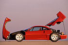Ferrari F40 (1989) - beide Hauben öffnen nach vorne