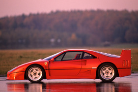 Ferrari F40 (1989) - ein Modell mit Kurbelfenstern