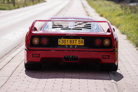 Ferrari F40 (1989) - ex Nigel Mansell - angeboten an der Bonhams Versteigerung in Knokke-Le-Zoute am 10. Oktober 2014