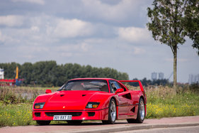Ferrari F40 (1989) - ex Nigel Mansell - angeboten an der Bonhams Versteigerung in Knokke-Le-Zoute am 10. Oktober 2014