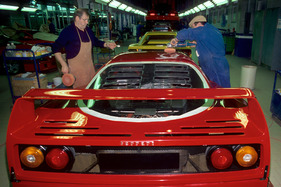 Ferrari F40 (1989) - zum Schluss die Politur