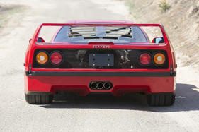 Ferrari F40 (1990) - als Lot 078 an der Bonhams Quail Lodge Auction am 14. August 2015