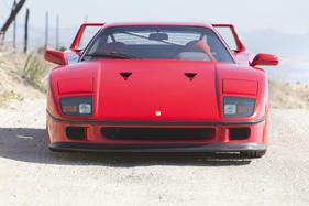 Ferrari F40 (1990) - als Lot 078 an der Bonhams Quail Lodge Auction am 14. August 2015