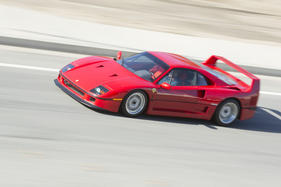 Ferrari F40 (1990) - als Lot 078 an der Bonhams Quail Lodge Auction am 14. August 2015