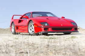 Ferrari F40 (1990) - als Lot 078 an der Bonhams Quail Lodge Auction am 14. August 2015