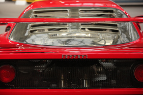 Ferrari F40 (1990) - als Lot 336 versteigert an der Bonhams Grand Palais Verteigerung in Paris am 4. Februar 2016