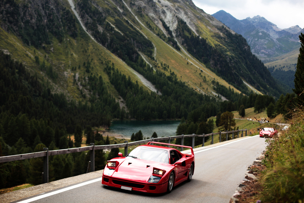 Bild: Ferrari F40 (1990) - an der Passione Engadina 2015