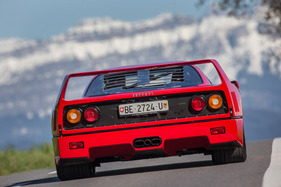 Ferrari F40 (1990) - breite Räder, niedriger Schwerpunkt