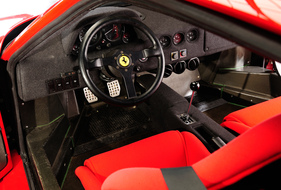 Ferrari F40 (1990) – versteigert als Lot 227 durch RM Auction London 8./9. September 2013