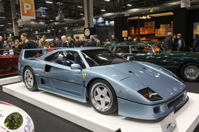 Ferrari F40 (1992) – "Blue Chip", für einmal nicht in Rot – Rétromobile Paris 2025