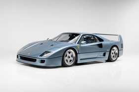 Ferrari F40 (1992) - als Lot 246 an der RM Sotheby's Monterey Versteigerung 2025