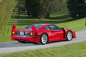 Ferrari F40 Berlinetta (1991) - verkauft an der RM Auction Arizona (19. und 20. Januar 2012) für USD 781'000 (1991)